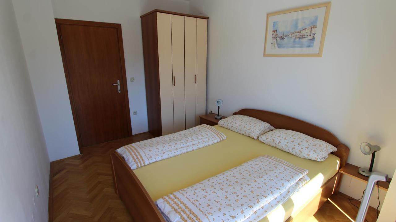 Apartmani Totic Малинска Экстерьер фото