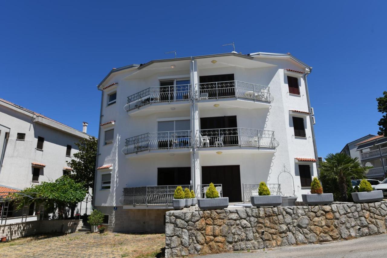 Apartmani Totic Малинска Экстерьер фото