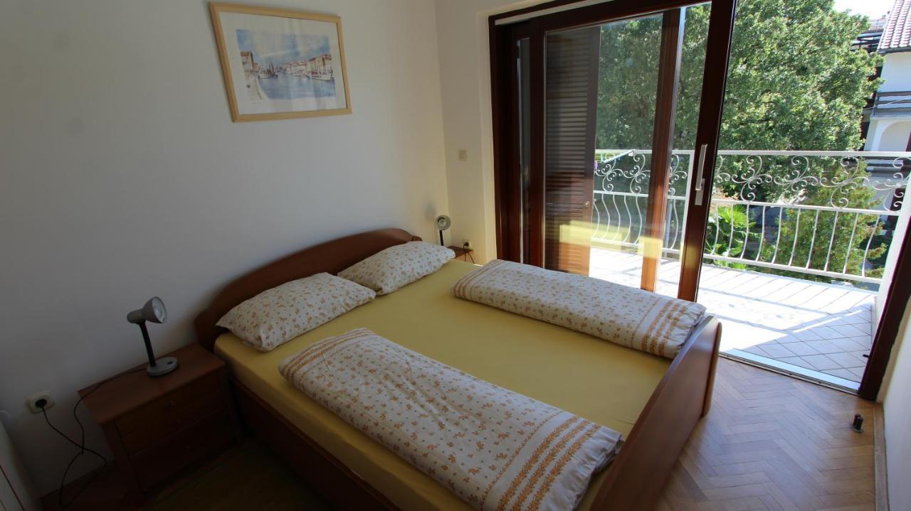 Apartmani Totic Малинска Экстерьер фото