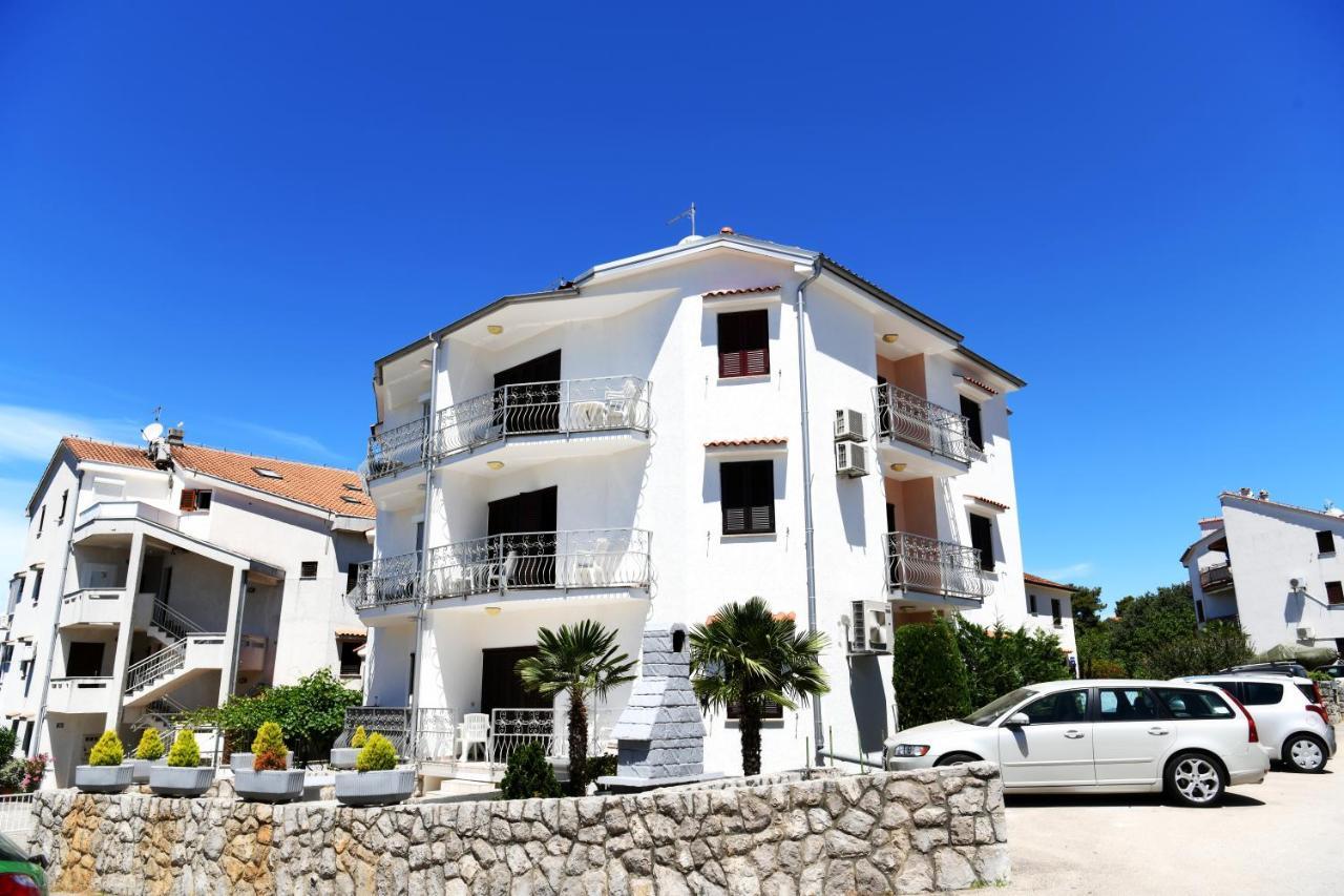 Apartmani Totic Малинска Экстерьер фото