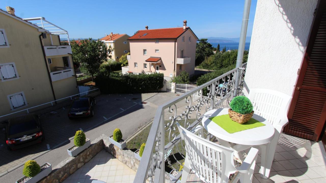 Apartmani Totic Малинска Экстерьер фото