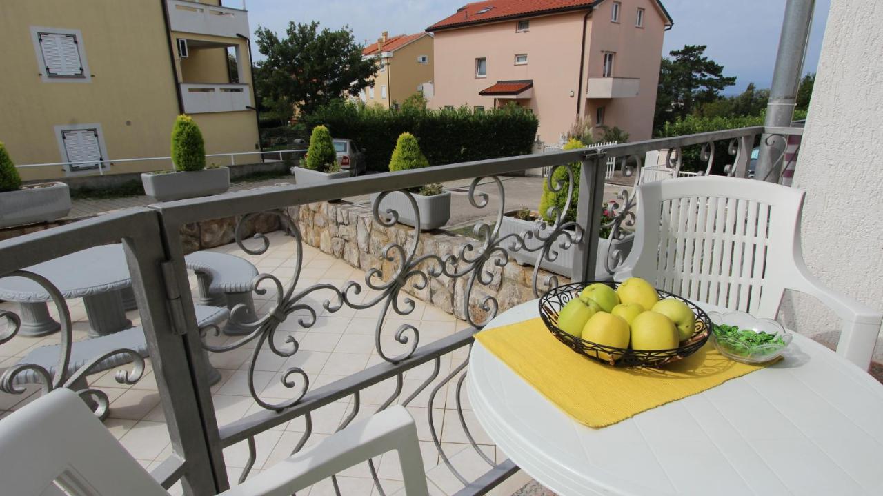 Apartmani Totic Малинска Экстерьер фото