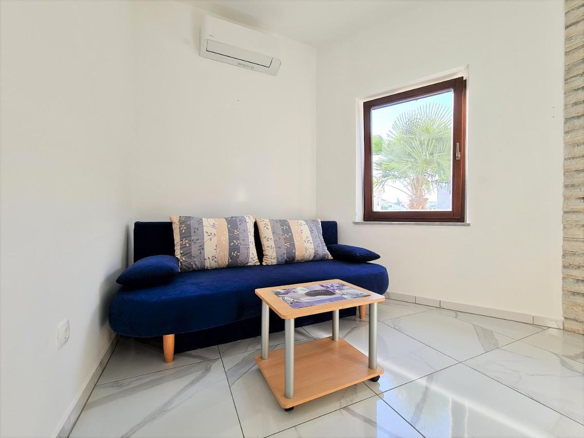 Apartmani Totic Малинска Экстерьер фото