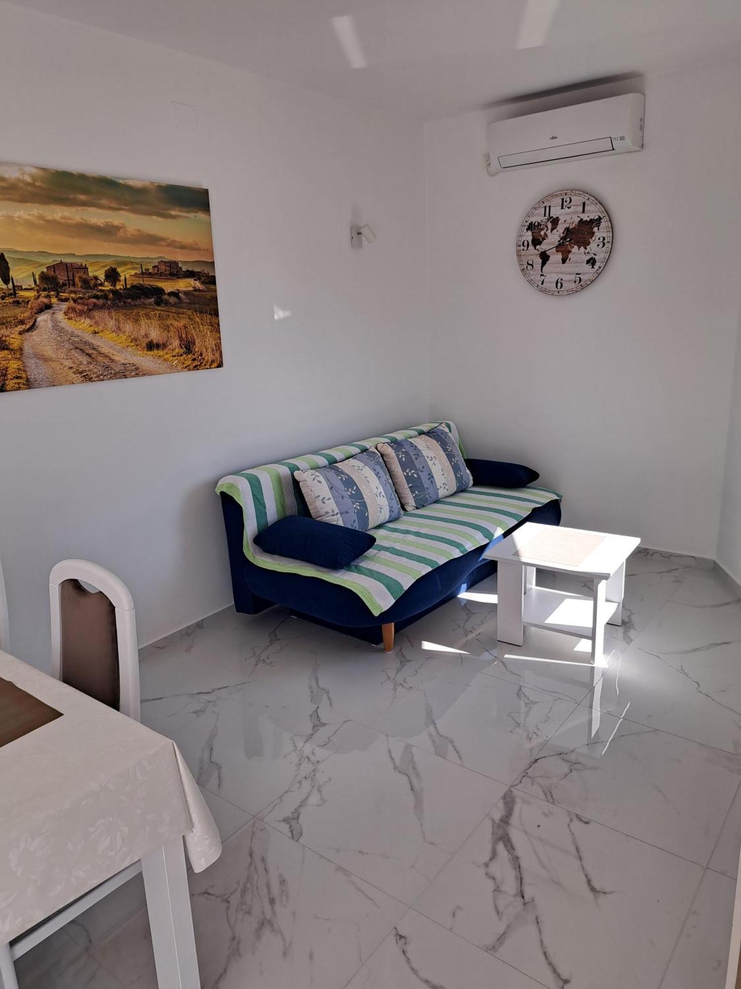Apartmani Totic Малинска Экстерьер фото