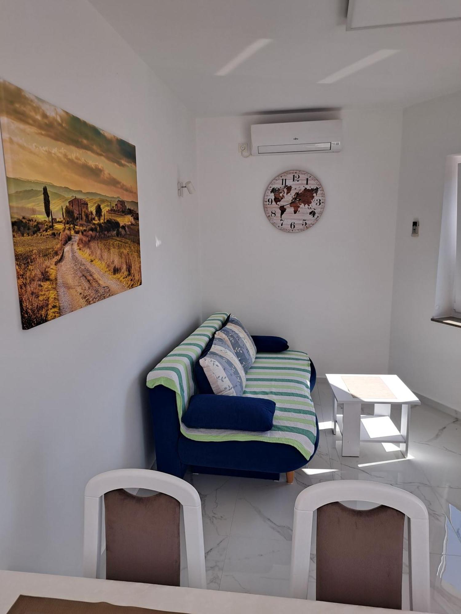 Apartmani Totic Малинска Экстерьер фото