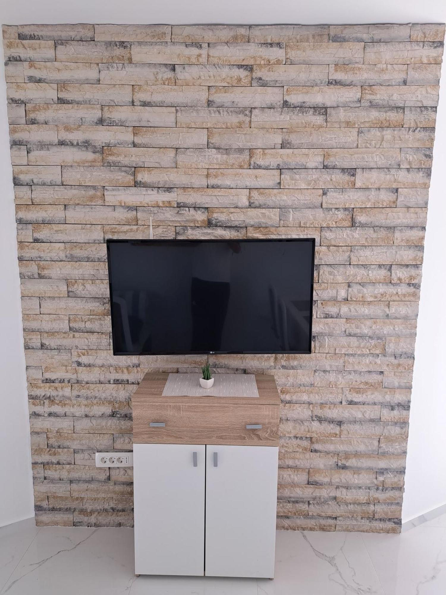 Apartmani Totic Малинска Экстерьер фото
