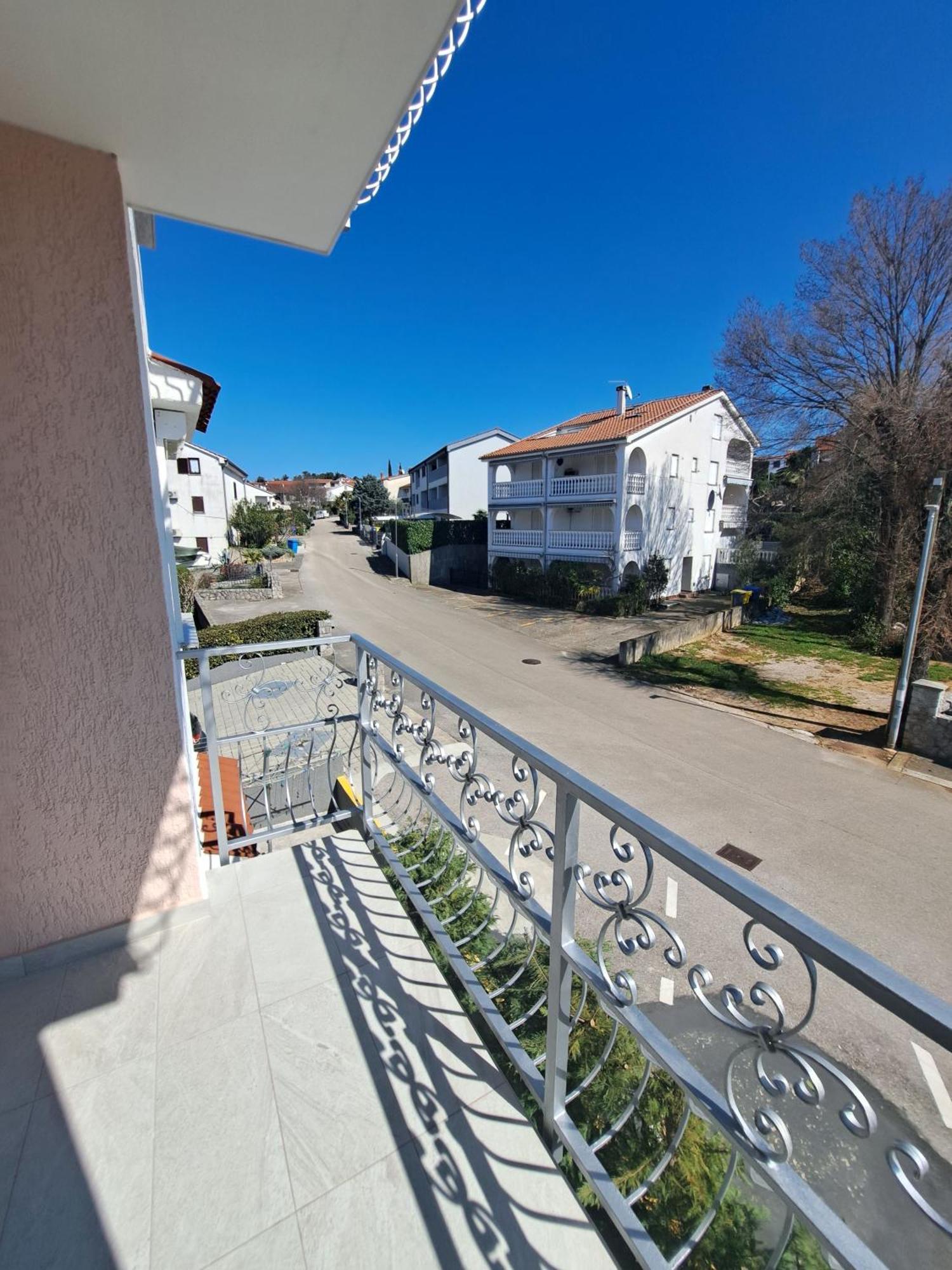 Apartmani Totic Малинска Экстерьер фото