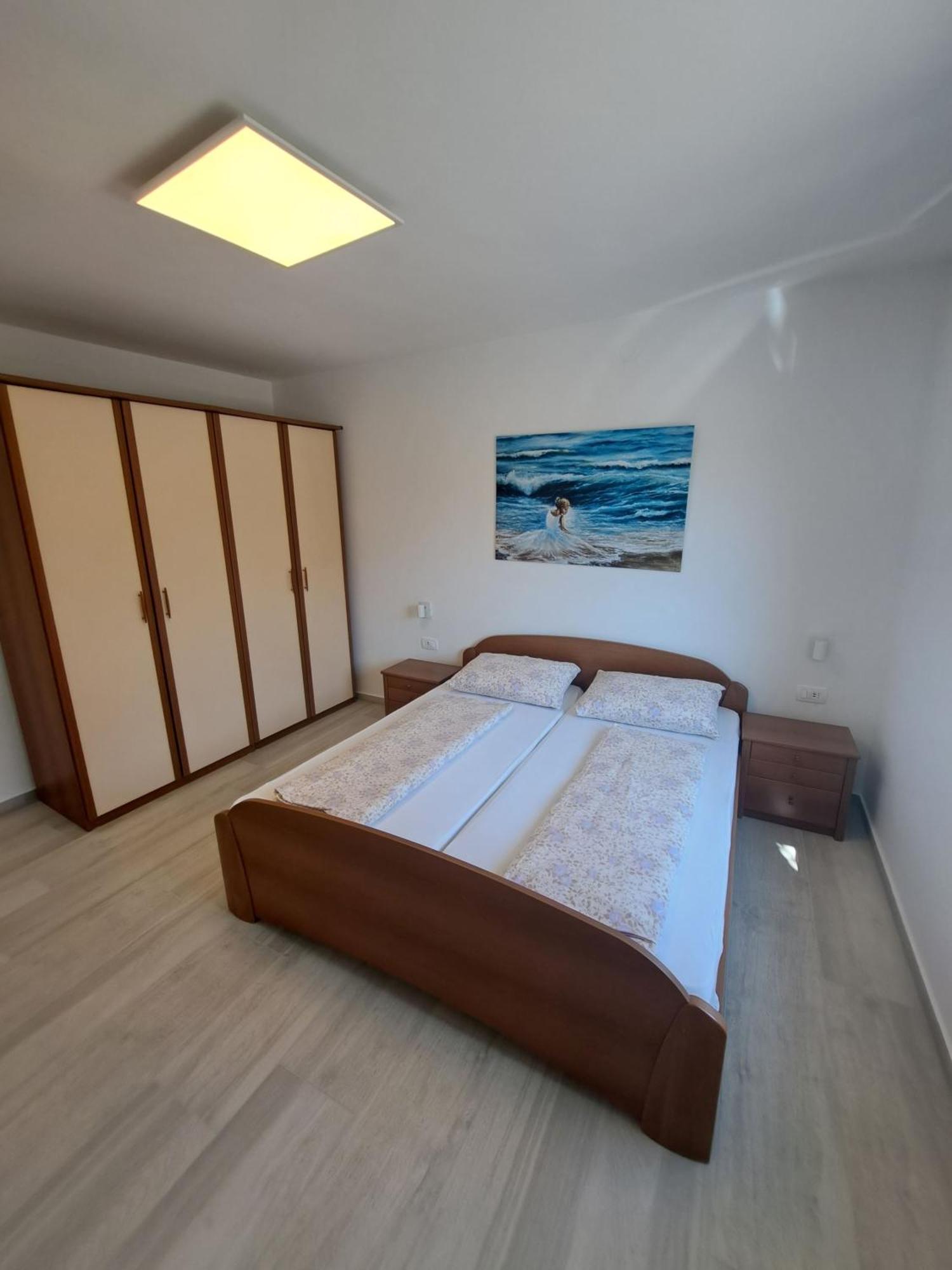 Apartmani Totic Малинска Экстерьер фото